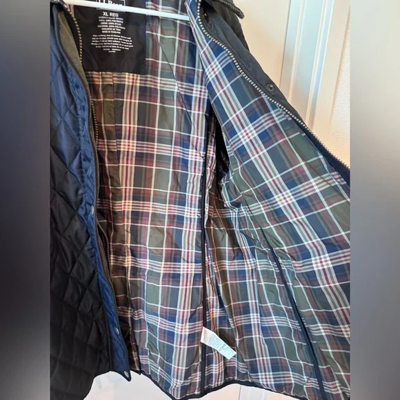 L.L. Bean Women’s Quilted Diamond-Stitch Puffer Jacket - Picture 6 of 12